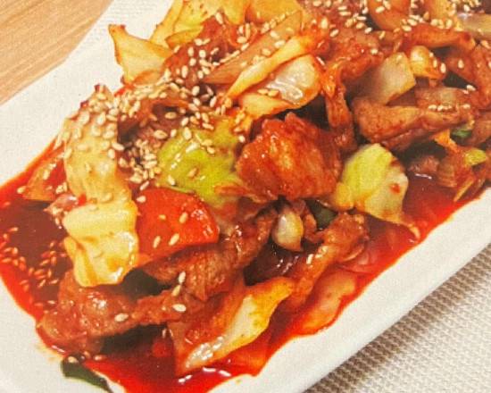 JeYuk BokkEum (제 육 볶 음) (辣味炒猪肉)